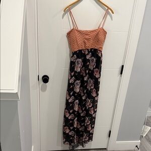 Streetwear Society Black and Pink Floral Maxi Dress size large